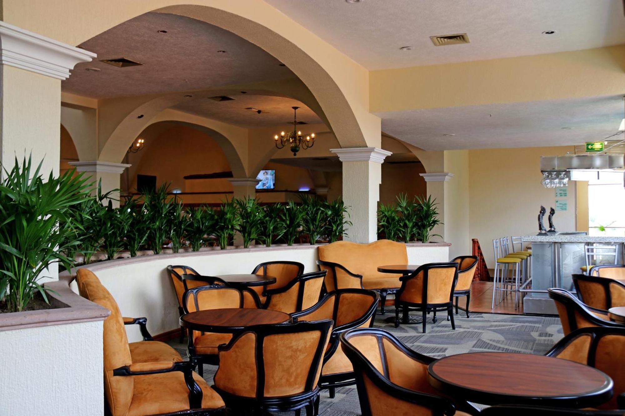 Holiday Inn La Piedad By Ihg Exterior photo
