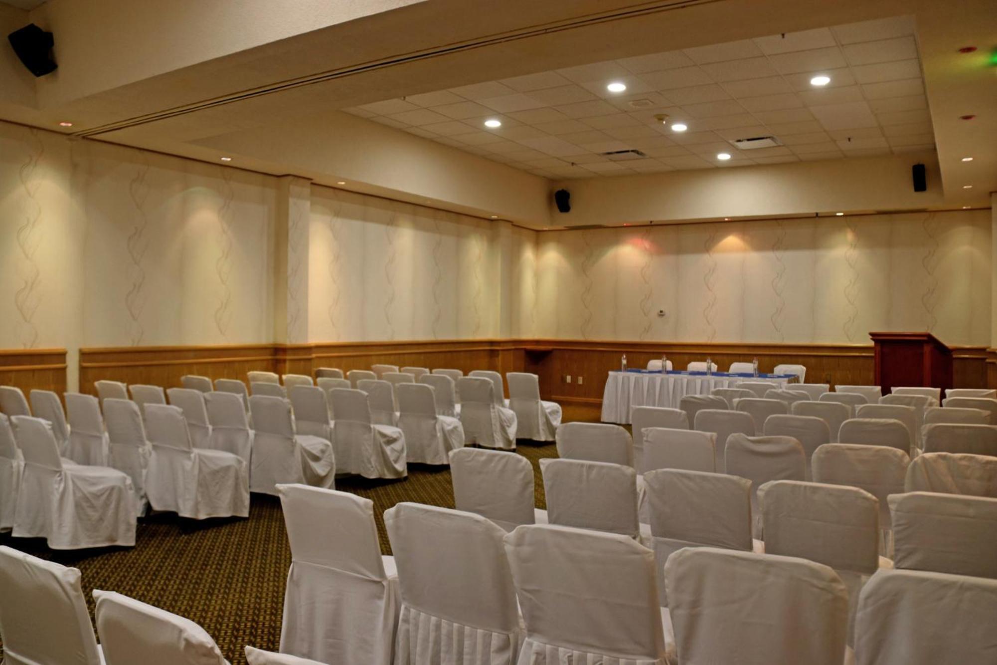 Holiday Inn La Piedad By Ihg Exterior photo