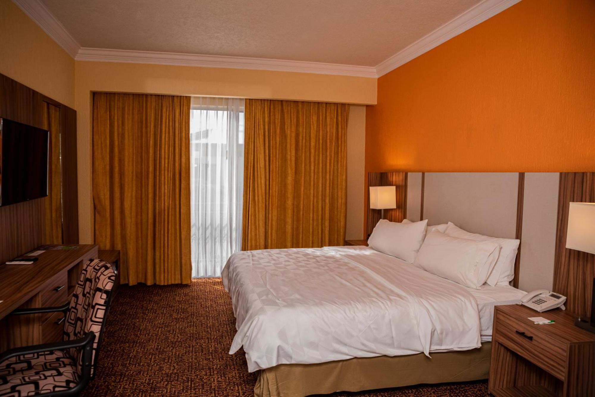 Holiday Inn La Piedad By Ihg Exterior photo